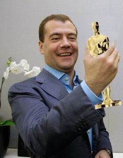 ��������� �������� ����� �� ������ ������������� ���� ���������� ������
Medvedev is awarded Oscar for the best incidental role of the president of Russia