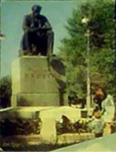 �������� ��������. �������� �������� ����� �.�.��������
Postal card �Voronezh. Monument to Ivan S. Nikitin�