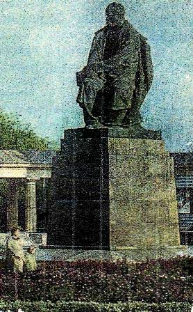 �������� �������� � �����
Monument to Taras G. Shevchenko in Orsk