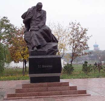 �������� �������� � ���������
Monument to Taras G. Shevchenko in Mariupol