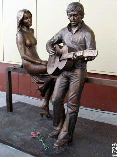 �������� ��.�.�������� � �. �����
Monument �Vladimir S. Vysotsky and Marina Vladi�