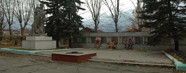 �������� ������� � ������� ������������� ����� � ����-����������
Monument To the fallen during Great Patriotic war in Verh-Neyvinsky